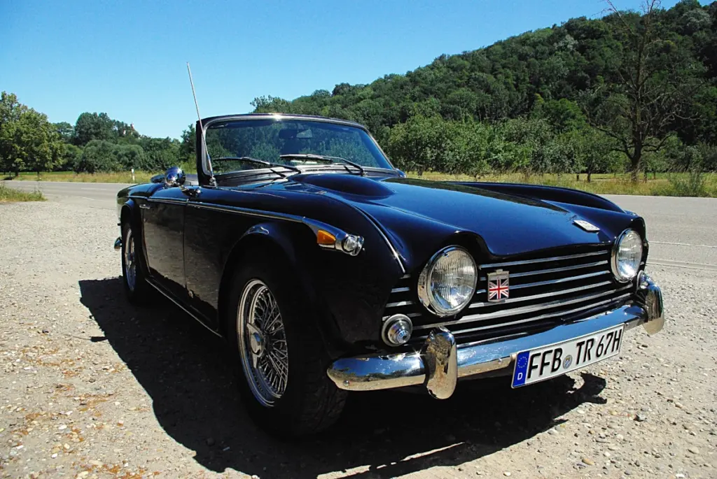 Triumph TR250 Beifahrerseite